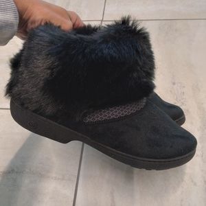 Women's Isotoner black faux fur boots New